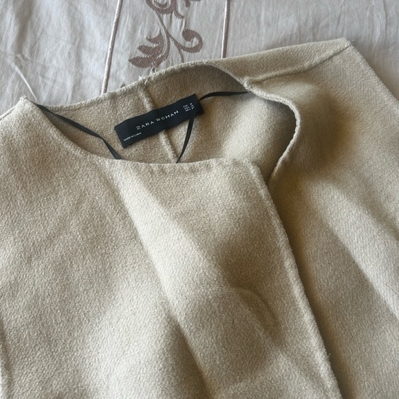 Tan colour long Zara women’s vest - Picture 2 of 3
